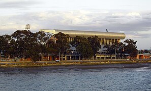 Estadio Nuevo Colombino (2001).