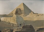 Piramidy w Gizie (fot. barwna, autochrom, Auguste Léon, 1914)