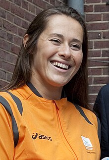 Elvira Stinissen (7850494296) (cropped).jpg