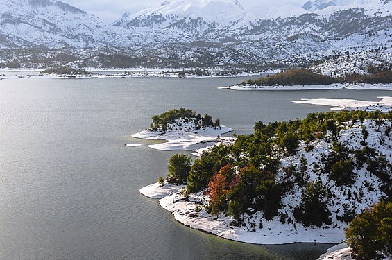 barrage de Erraguene sous la neige, dans le wilaya de Jijel. Photographe: Mokhtar alioueche