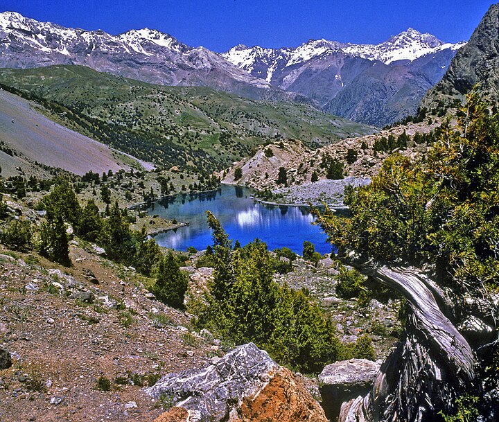 Красивые места таджикистана. Фанские горы Узбекистан. Фанские горы Таджикистан. Национальный парк Памир Таджикистан. Фанские горы Памир.