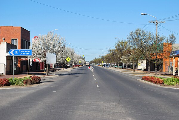 Murray Street (Newell Highway), the main street of Finley