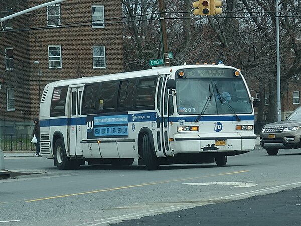 B6 turning onto Flatlands Avenue in Canarsie