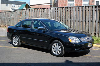 <span class="mw-page-title-main">Ford Five Hundred</span> Motor vehicle