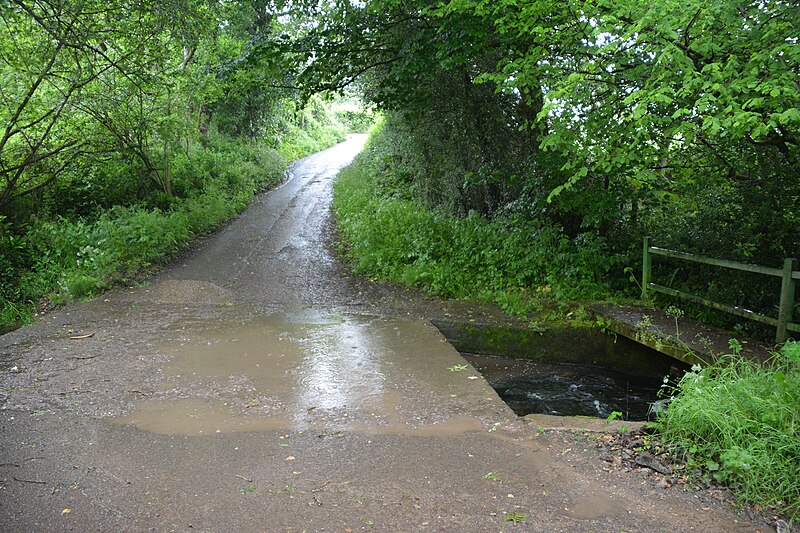 File:Ford on the Offwell Brook - geograph.org.uk - 5421199.jpg