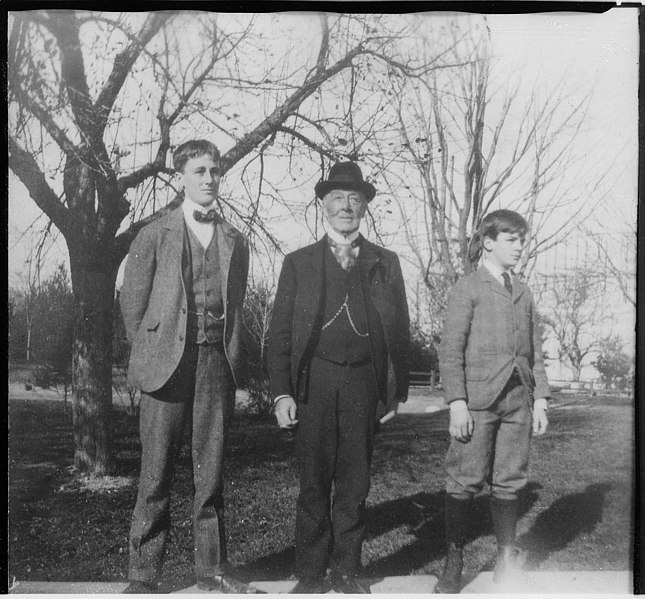 File:Franklin D. Roosevelt, his father, and Warren D. Robbins in Groton, Massachusetts - NARA - 196916.jpg