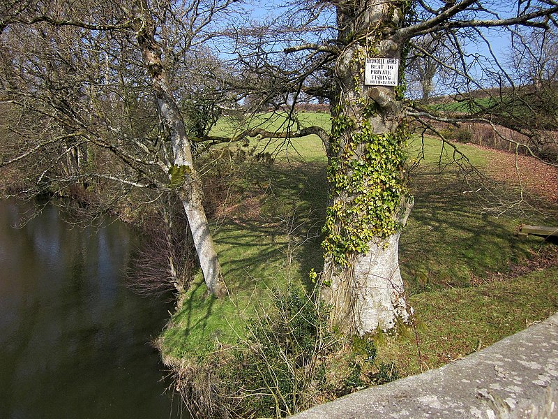 File:From Hellescott Bridge - geograph.org.uk - 4395656.jpg