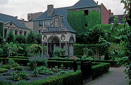 Tập_tin:GARDENS_IN_THE_RUBENS_HOUSE_-_ANTWERP.jpg