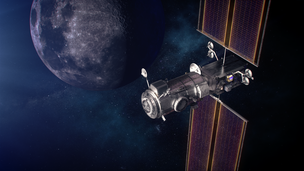 Eine Illustration des Gateways Power and Propulsion Element (PPE) und Habitation and Logistics Outpost (HALO) in der Umlaufbahn um den Mond im Jahr 2024.