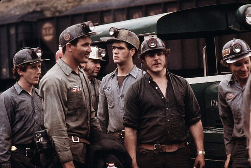 File:GROUP OF MINERS WAITING TO GO TO WORK ON THE 4 P.M. TO MIDNIGHT SHIFT AT THE VIRGINIA-POCAHONTAS COAL COMPANY MINE ^4... - NARA - 556348.jpg