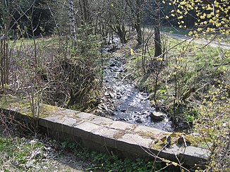 Die Gelmke oberhalb der Kreuzung mit dem Fernwanderweg E 11