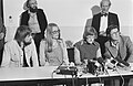 Persconferentie van twee vrijgelaten gijzelaars Nellie Ellenbroek-Prinsen (l.) en Annie Brouwer-Korf (r.)