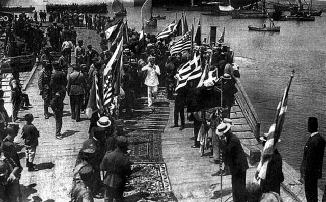 Greek and American troops landing at Bandirma, July 1920