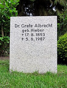 Grete Albrecht GdF FriedhofOhlsdorf (2) .jpg