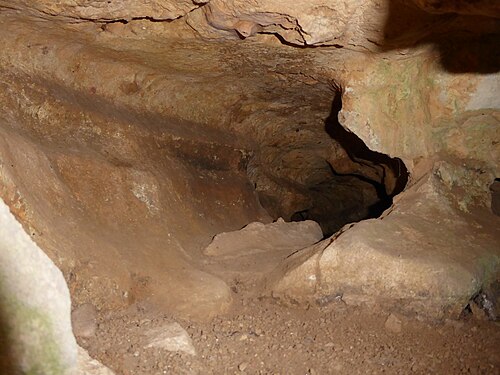 Galerie d'entrée de la grotte Sainte-Reine (Pierre-la-Treiche, Lorraine, France)