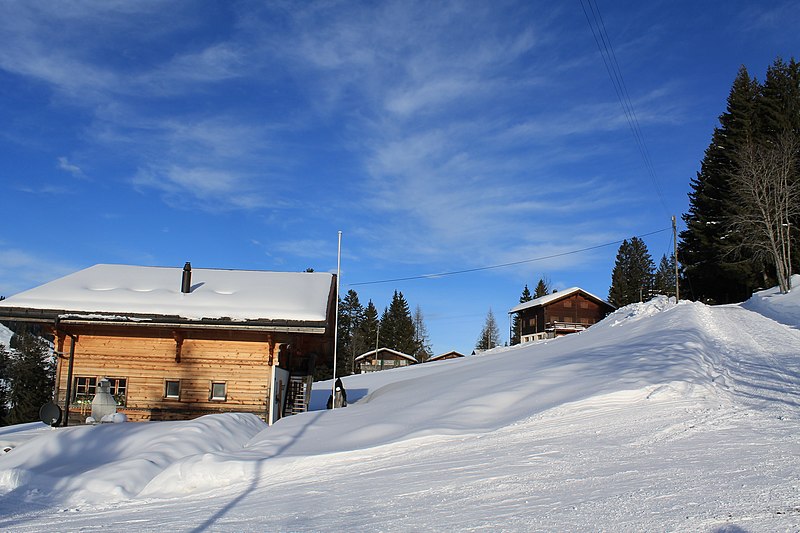 File:Gstaad - Schönried - Saanenmöser - panoramio (33).jpg