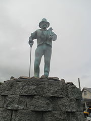 Gumdigger statue at Dargaville