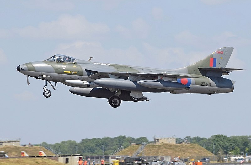 File:Hawker Hunter F.58 (code ZZ190) of Hawker Hunter Aviation Ltd arrives at RIAT Fairford 12July2018 arp.jpg