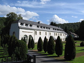 De voormalige priorij van Conques (nu een luxe hotel)