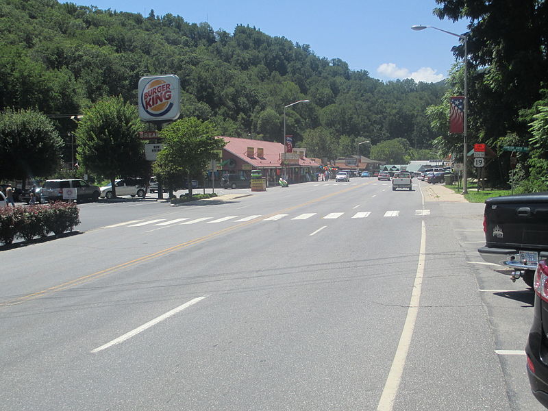 File:Highway 19 South in Cherokee, NC IMG 5148.JPG