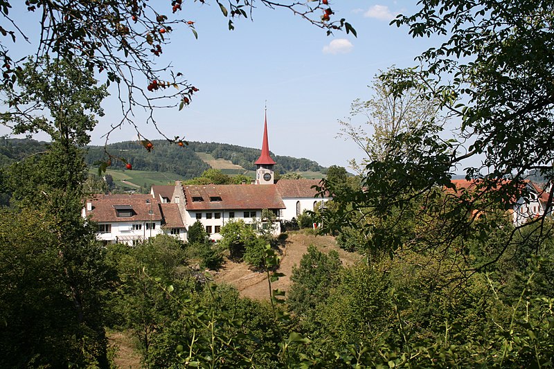 File:Hinterdorf mit Kirche.jpg