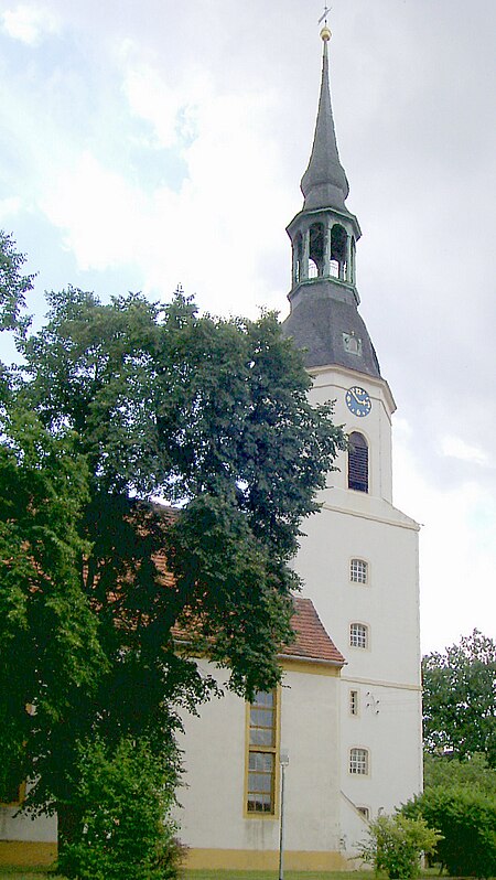 Hirschfeld, Kirche