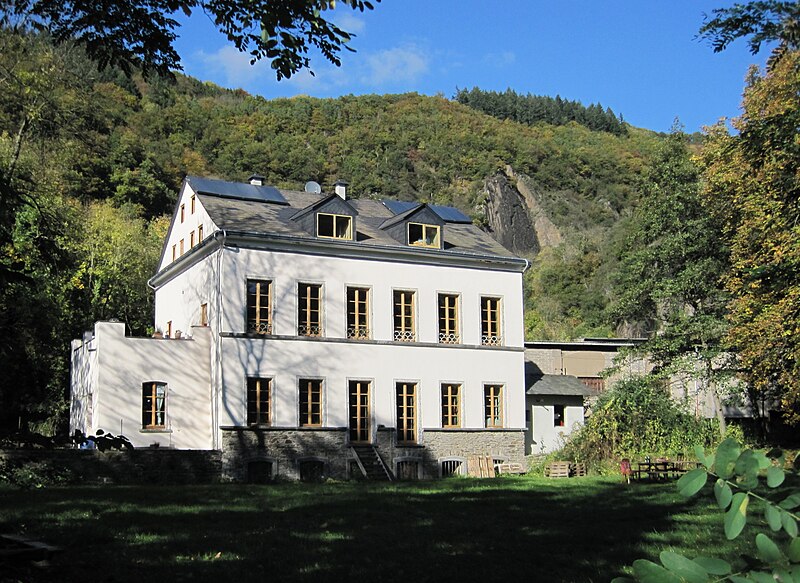 File:Hohenrheiner Hütte Lahnstein Herrenhaus Lassaulx (01).jpg