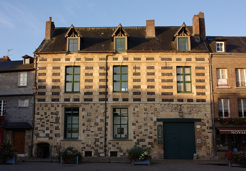 File:Honfleur-Manoir de Roncheville-20120916.jpg