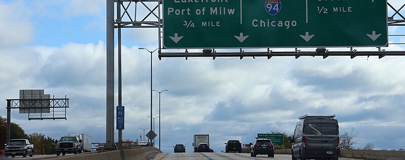 File:Interstate 94 East in Milwaukee County (October 2023) 25.jpg