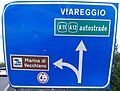 File:Italian road sign with mixed fonts.jpg