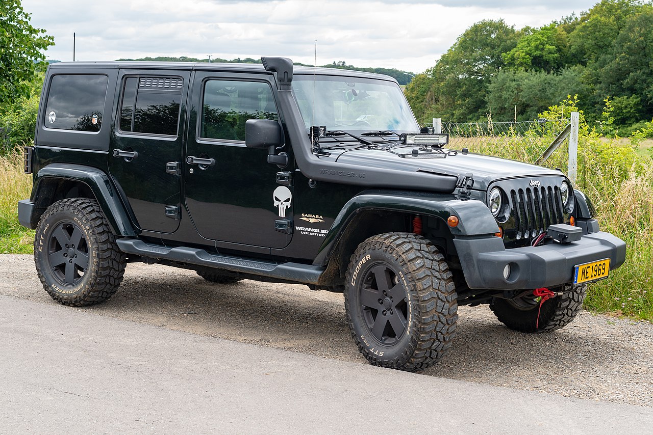 File:Jeep Wrangler Unlimited, beim Wal zu  - Wikimedia  Commons