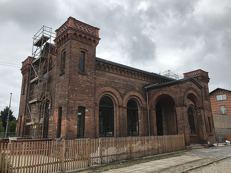 File:Kaiserbahnhof Halbe Königliches Empfangsgebäude.jpg