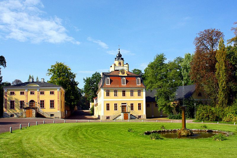 File:Kavaliershäuser Westseite Belvedere.jpg