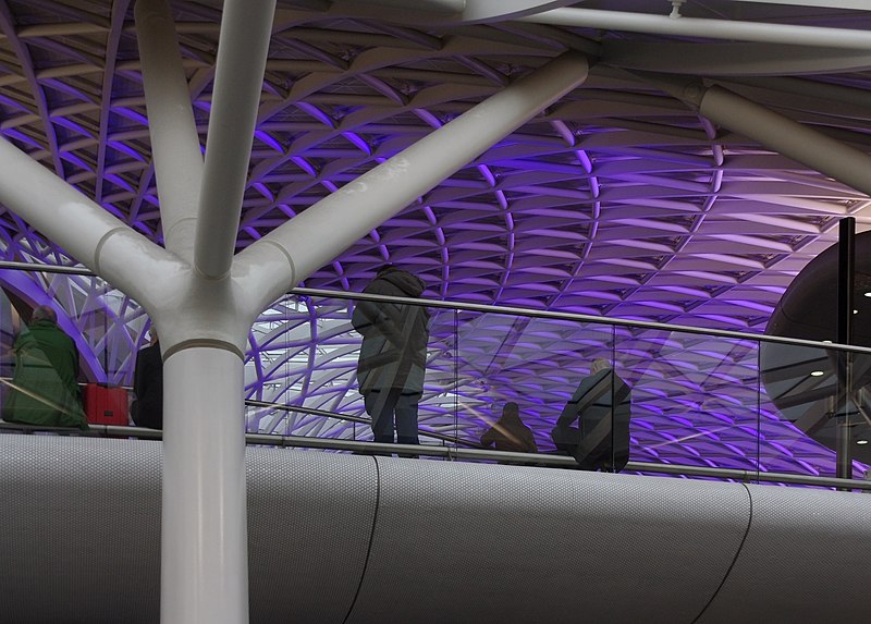 File:King's Cross railway station MMB B7.jpg