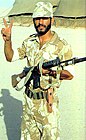 FN FAL tüfeği ile süngü ile Kuveytli asker.