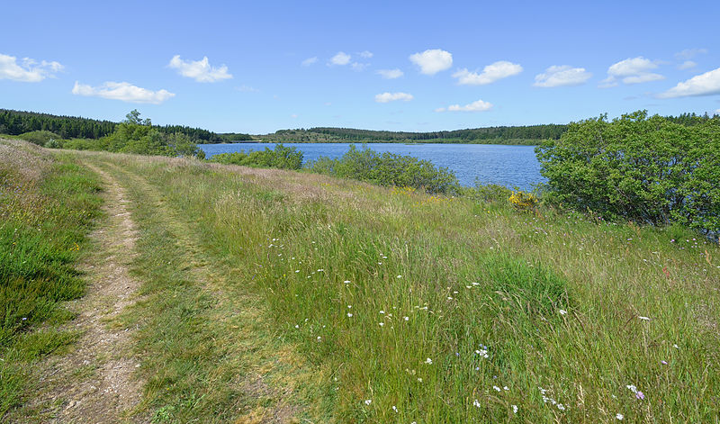 File:Lac de Vézoles, Hérault 02.jpg