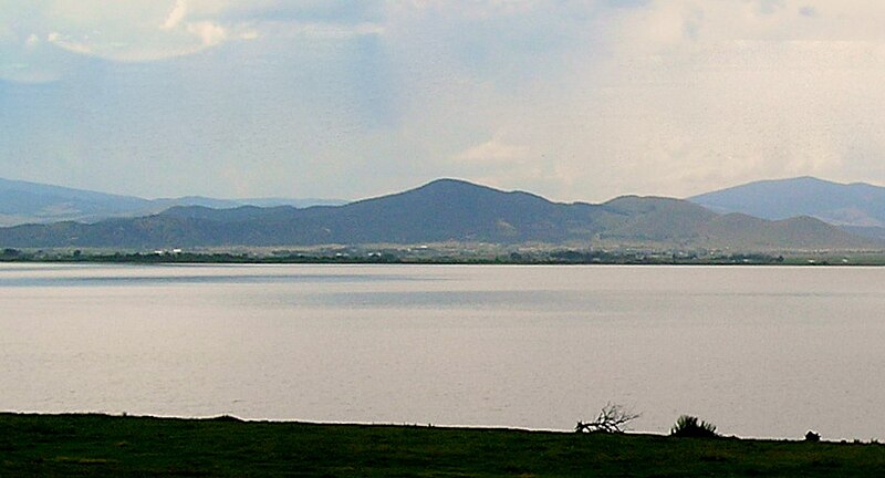 File:Lake Helena1.jpg