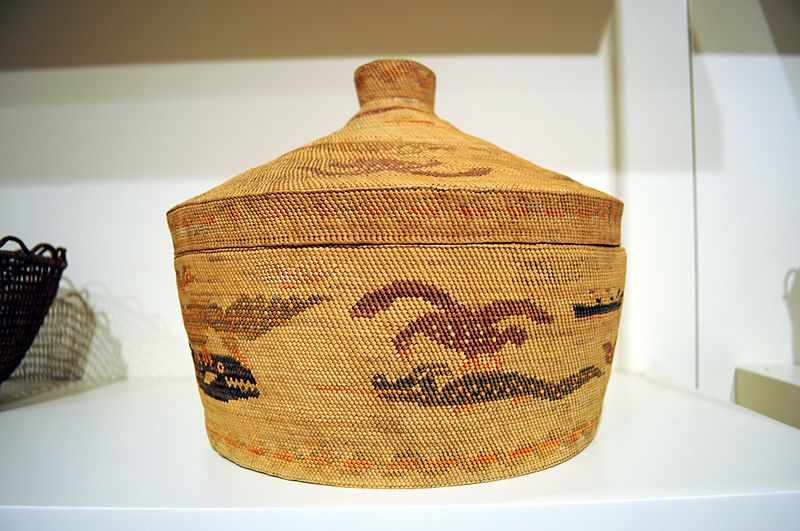 File:Large Makah basket with lid 01.jpg