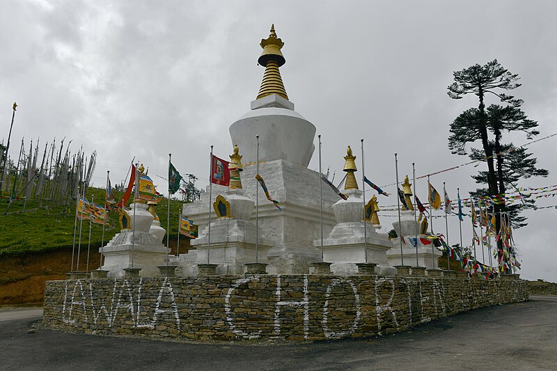 File:Lawa-la Chorten.jpg