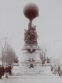 Le monument des Aéronautes de Bartholdi (inauguré à la Fête des Aéronautes du Siège, mémoire du siège de Paris, le 28 janvier 1906).jpg