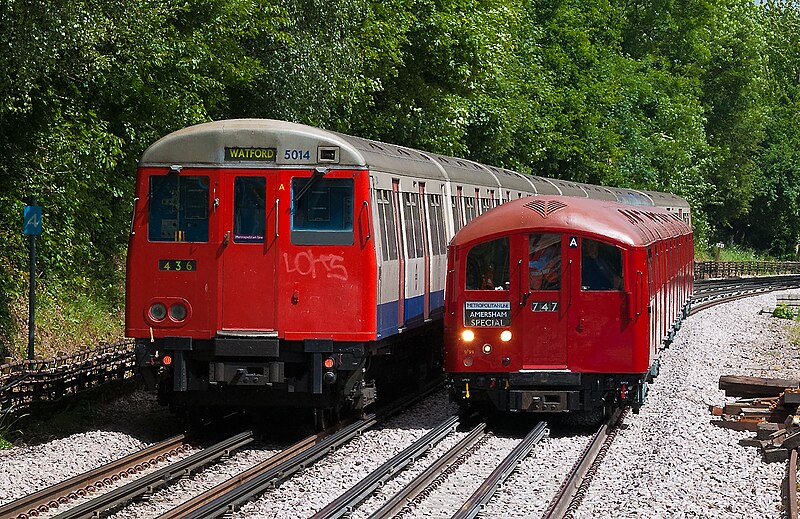 File:London Underground Tube SSL Comparison.jpg