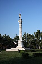 Monumento Ludovico Ariosto Ferrara.jpg