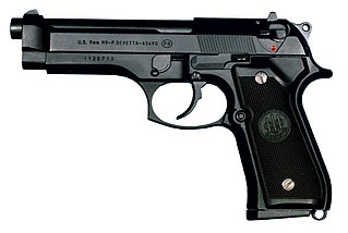 Die Pistole Beretta 92 der italienischen Fabbrica d’Armi Pietro Beretta S.p.A. ist eine Selbstladepistole im Kaliber 9 × 19 mm.