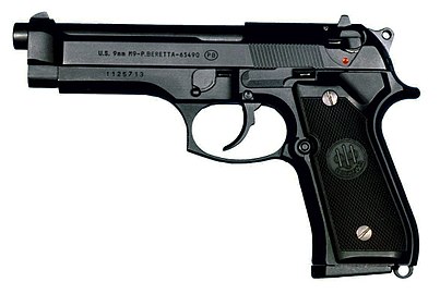 Ur bistolenn Beretta 92.