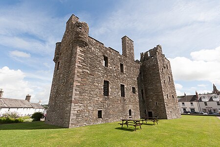 MacLellan's Castle MacLellan's Castle exterior 2 August 2013.jpg