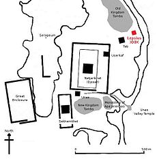 Map of Saqqara - in red, the Headless Pyramid (Lepsius XXIX), initially identified with Merikare, but sometimes identified as that of Menkauhor Kaiu Map pyramid Lepsius XXIX.jpg