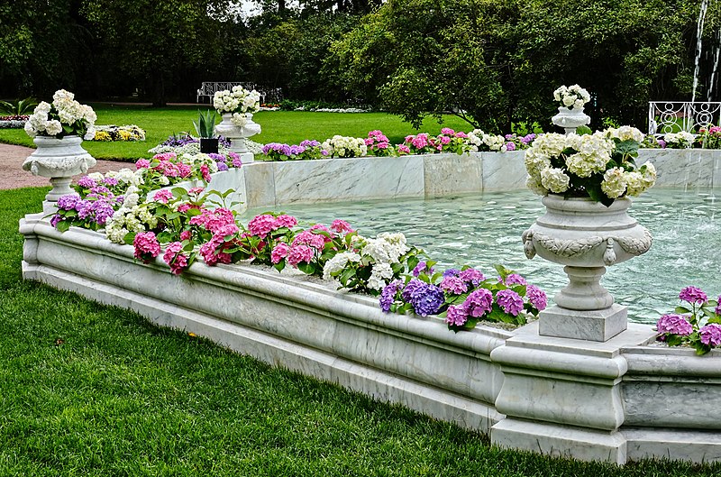 File:Marble Fountain Vase 3.jpg