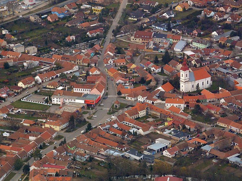 File:Modřice - aerial view, centre.jpg