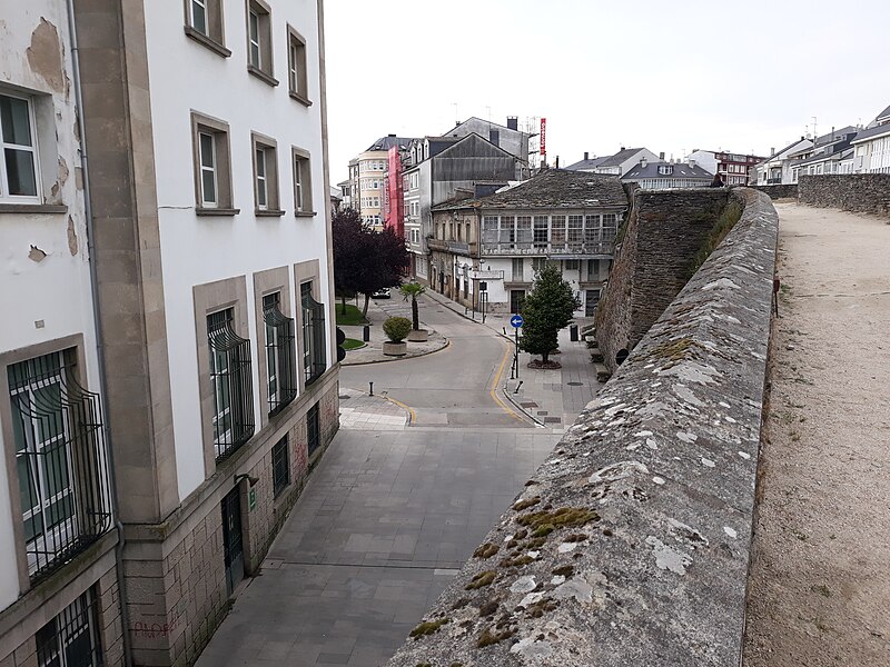 File:Muralla romana de Lugo 27.jpg