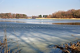 Водохранилище в марте